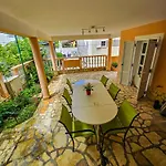 Holiday Beach Apartments Nin