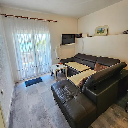 Holiday Beach Apartments Nin