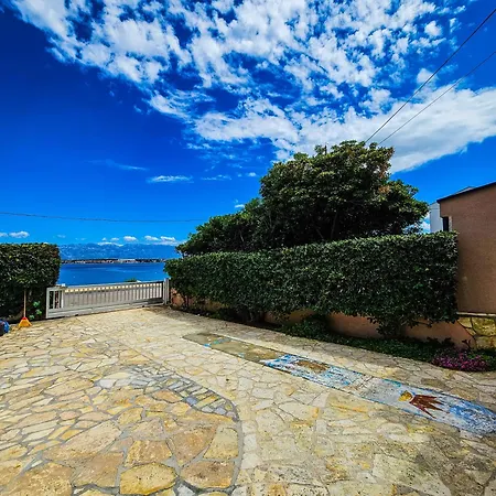 Apartment Holiday Beach Apartments Nin Nin