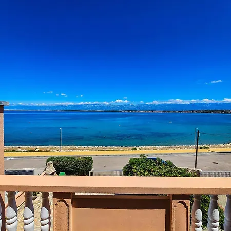 Holiday Beach Apartments Nin Nin